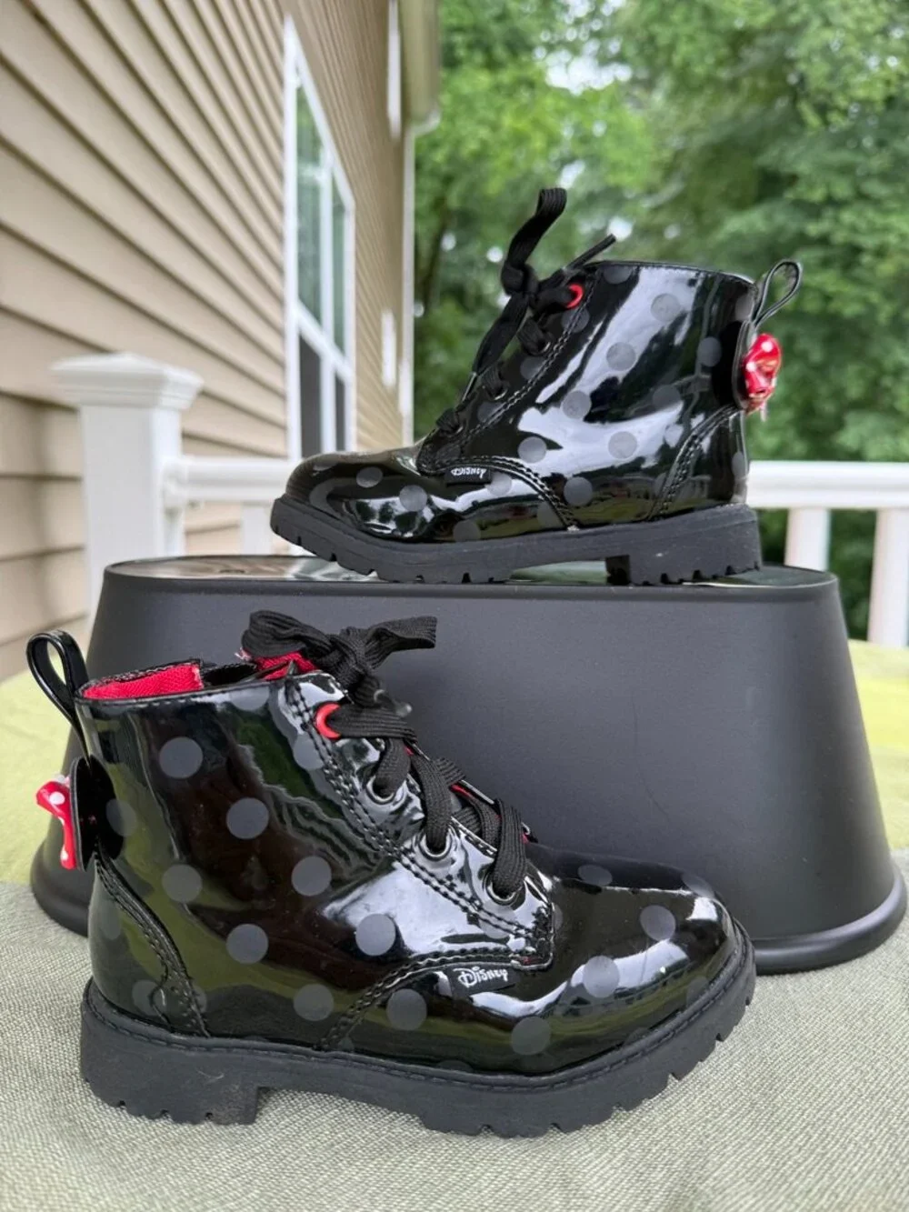 Disney Minnie Mouse Black Patent Polka Dot Combat Boots Girls Size 9